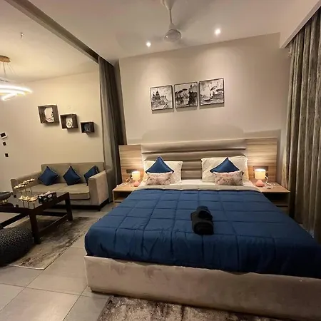 Santushti By Urban Retreat Apartment Noida Exterior photo