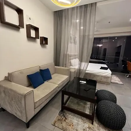 Santushti By Urban Retreat Apartment Noida Exterior photo