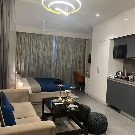 Santushti By Urban Retreat Apartment Noida Exterior photo