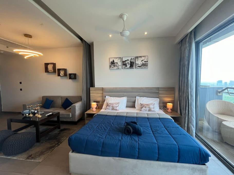 Apartment Santushti By Urban Retreat Noida