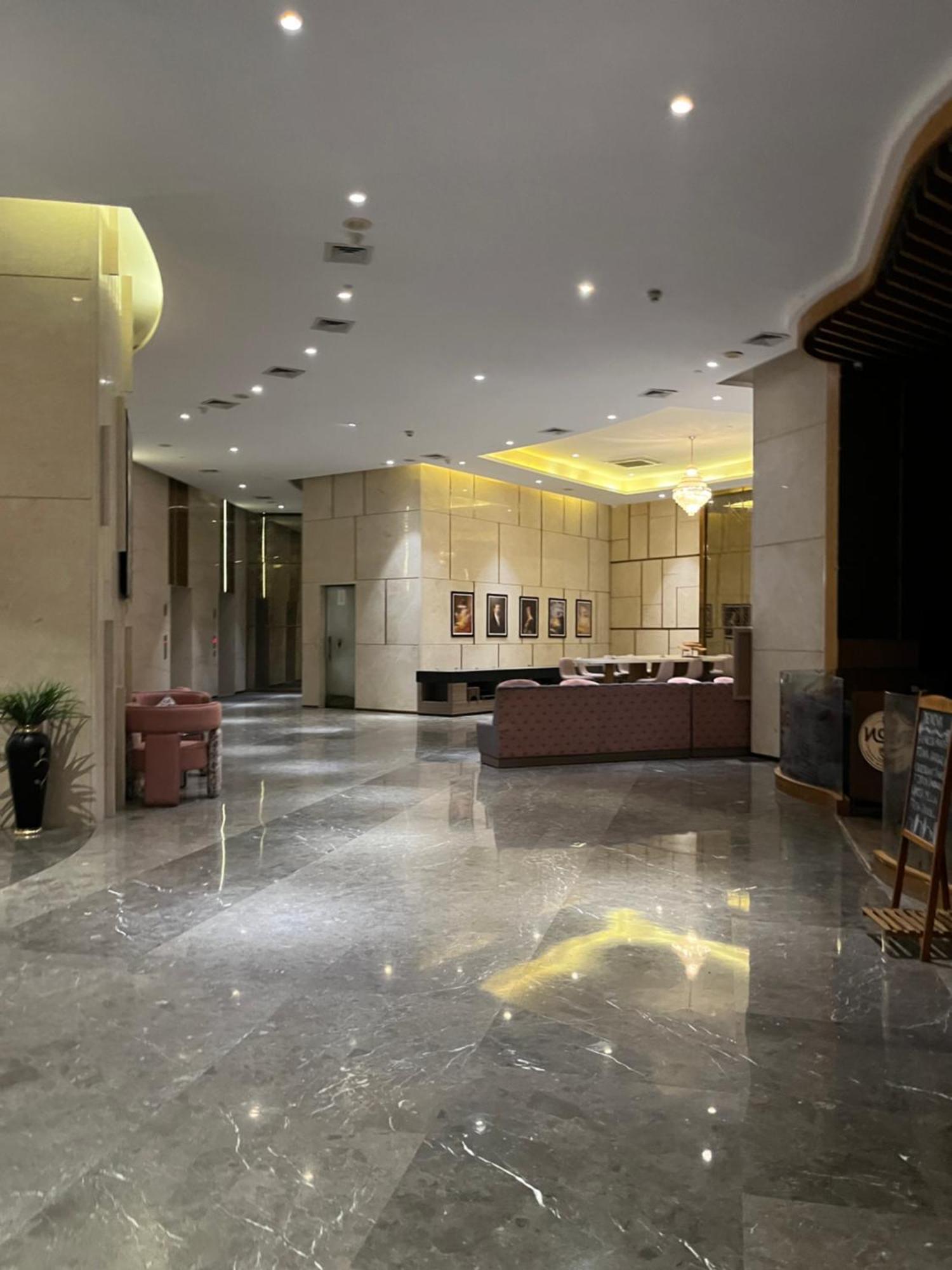 Apartment Santushti By Urban Retreat Noida